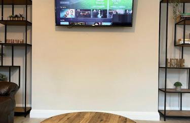 Ideal 4-bed home sleeps 7 - Nr Trafford Ctr & M60 - Foto 44