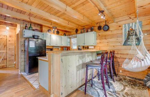 Smoky Mountain Log Cabin Close to Rafting! - Foto 6