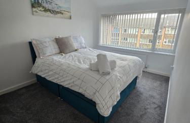 New 4bedroom house near Manchester Airport - Photo 16