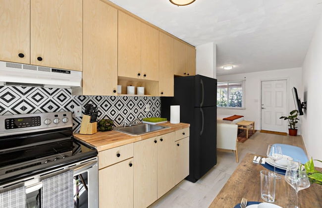 Lovely Rental Unit With Free Parking on Premises - Foto 12