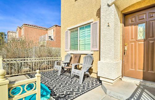 Stylish House with Patio, 8 Mi to Vegas Strip! - Photo 24