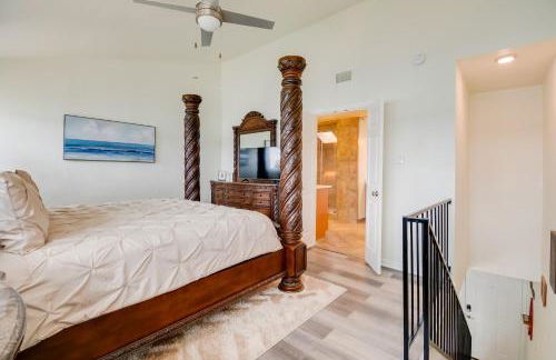 Lake Conroe Condo Balcony, Views and Pool Access! - Photo 11