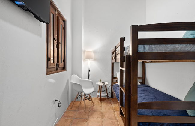 Otium Rentals Penthouse w 2 Terraces - Photo 8