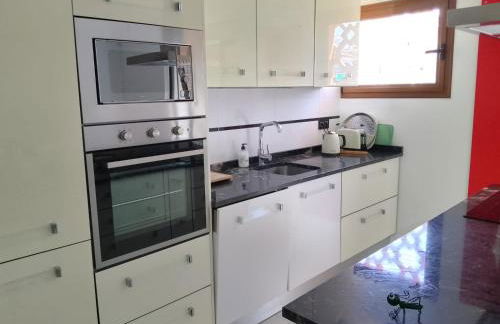 Apartamento con parking gratuito a 500 m de la playa - Photo 10