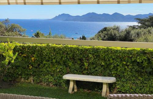 Appartement - villa Le Saint Georges avec superbe jardin et vue mer panoramique - Foto 1