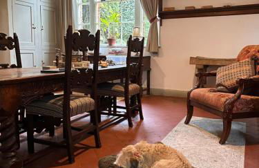 CRESSY HALL - Historic Grade II Listed Manor, Gorgeous Topiary Garden - Foto 3