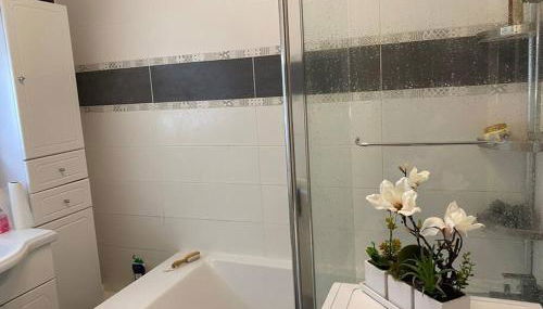 Angele Stephen - Foto 3