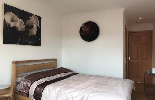 Exclusive Private double room, en-suite wet room Private entrance - Photo 9