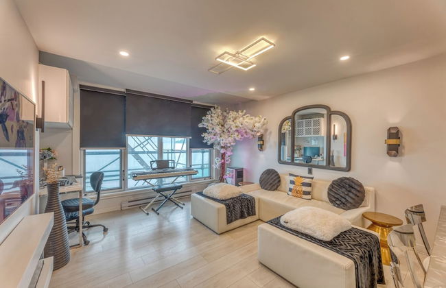 Art Deco Broadway Bedroom (with Shared Common Area) - Photo 9