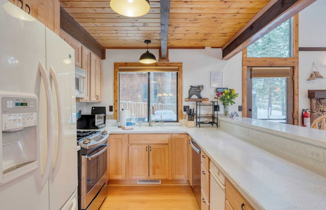 Dakine Haus by Avantstay 4 Min to Northstar + Game Room & Projector - Photo 17