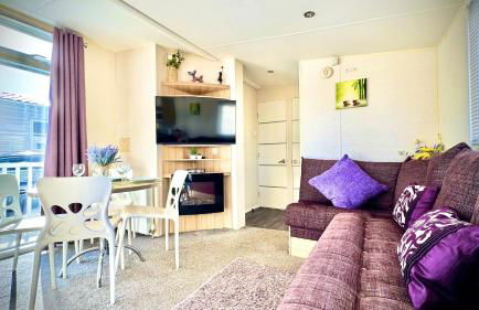Marton Mere - 3 Bedroom Caravan- by Holiday Homes - Photo 20