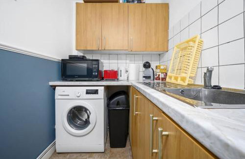 Private retreat For 3 Near City Centre - Photo 17