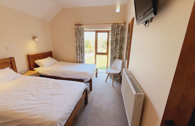 The Victorian Barn self catering holidays with pool & hot tubs - Photo 4