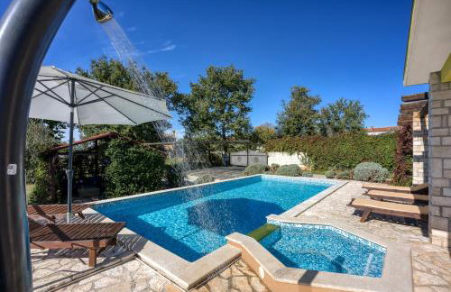 Villa LUMARE AQUA - Pool, Jacuzzi & Garden - Foto 4