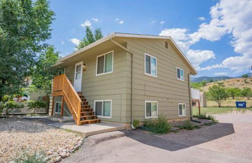 2BR Aptmt Parks Private Deck, Mountain Views! - Foto 92