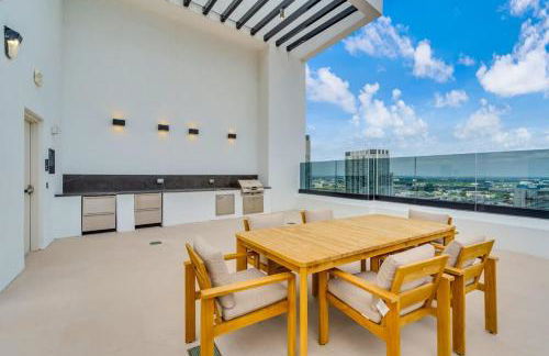 Modern Downtown Condo with Pool Gym BBQ Game Room CoWorking Spaces - Foto 72