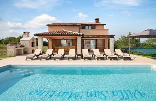Modern Villa San Martino Heated Pool, Jacuzzi & Privacy - Foto 2