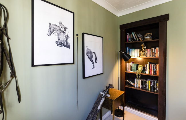 South Downs retreat house with parking - Photo 12