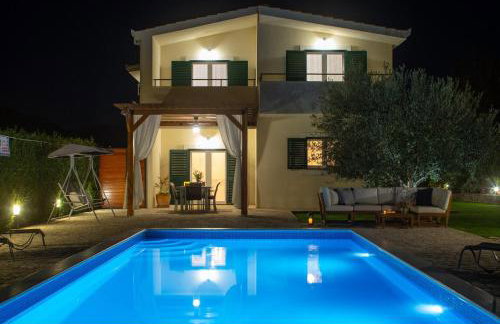 VILLA ROKO with 4 bedrooms, 32sqm heated pool - Photo 39