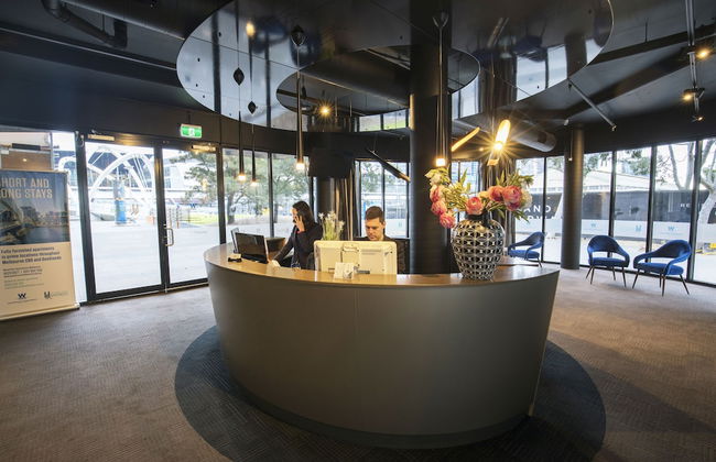 Waterfront Melbourne Apartments - Photo 2