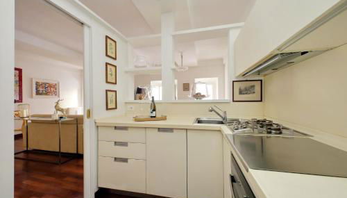 The Pantheon view in the heart of Rome - Photo 5