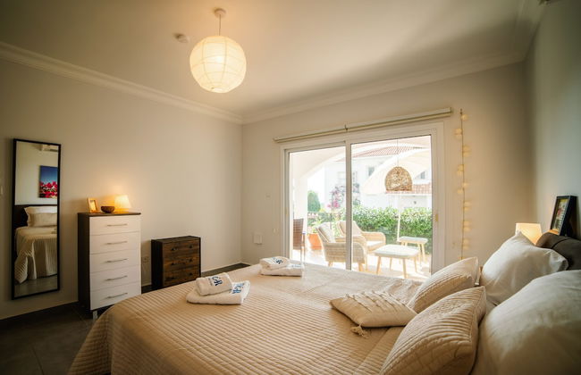 Sunny and Family Friendly Apartment Directly at the Pool - Foto 4