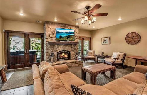 Luxurious Chalet! Hot-tub, Bonfire & Ideal Location for Skiing & Town - Foto 17