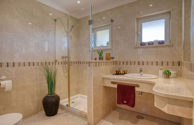 7 Boa Nova Immaculately Presented TWO Storey TOW - Foto 11