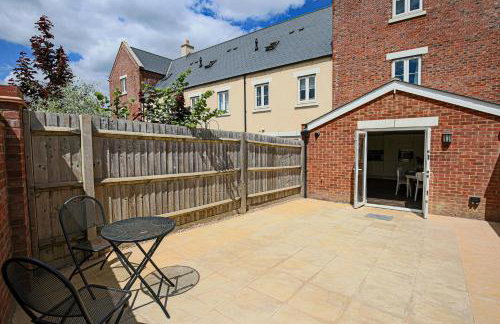 Premium 4 large double bed townhouse in Bicester, next to Bicester Village - Foto 16