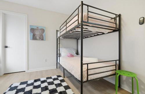 Walk to SXSW Venue, 2025 New Build Beauty at UT, Downtown, King Beds - Foto 21