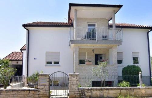 Apartment Geräumige Kellerwohnung in der Nähe von Umag by Interhome - Foto 1