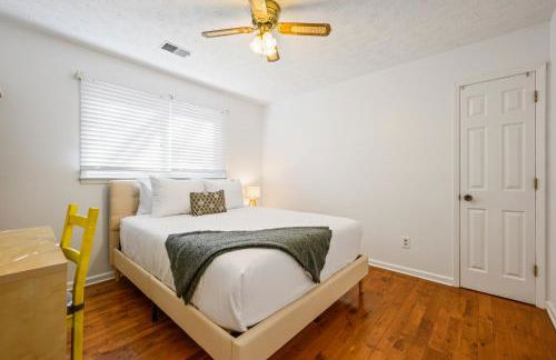 2 Story Home With Sunroom & Cozy Deck Close To KSU - Foto 26