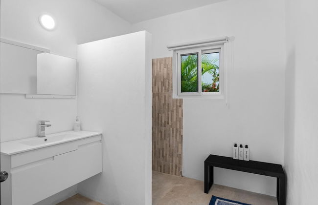 The W Villa 5 B R Oceanfront w Staff - Photo 41