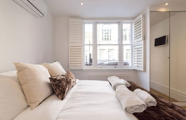 Fulham 2-bed Apt w/ South Terrace Near Tube - Photo 7