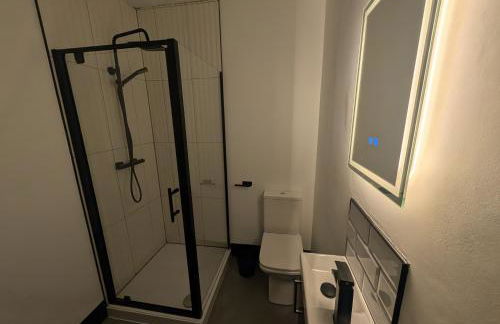 Swansea 5-Bed Family Home with Ensuite - Foto 8