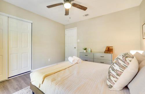 9 Mi to Downtown Home with Deck in San Antonio - Foto 16