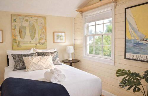 Charming Beach Cottage with Ocean Views & Sauna - Foto 18