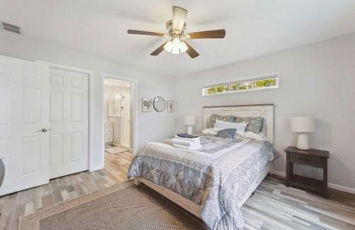 Spacious 3BR Lakefront Cottage with Stunning Views - Foto 14