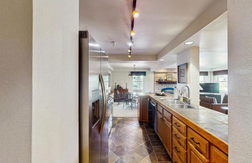 Torian Plum Condominiums - Foto 32