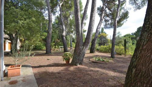 Lovely Home In Puymeras With Kitchen - Foto 5