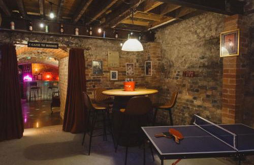 Luxury House Sleeps 14 With Secret Bar Near Bath - Photo 43