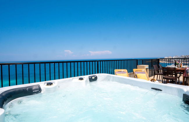 Islet Seafront Penthouse with Hot tub - Foto 48