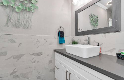 Prolific Blue Oasis near Med Ctr Dwntwn Galleria - Photo 17