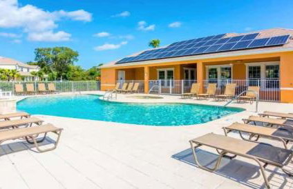 Stunning Townhome with Private Pool & Games Room - Foto 36