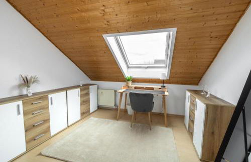 Cozy Holiday Home - Photo 16