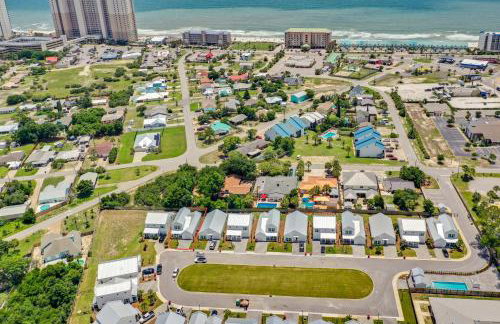 Sunny Day - Walk to beach- community pool! - Foto 35