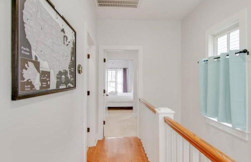 Vibrant Trendy Two Bedroom Home Near Marathon Village - Foto 27