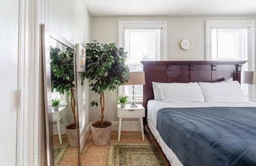 Revamped 3BR Apt with Easy Check-In Family-Friendly - Foto 17