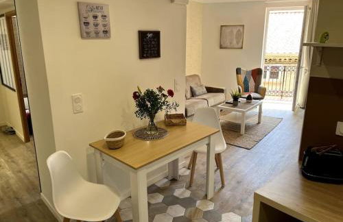 Appartement 56m2 avec balcon en coeur de village - Foto 1