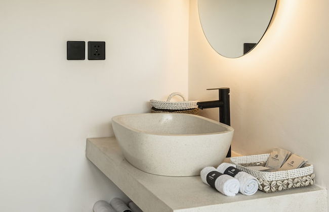 Udara by EVDEkimi - Spacious 4BR Pool villa with Lush garden at Artistic Center of Ubud - Foto 47